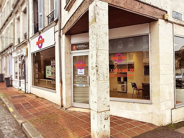 devanture agence AGENCE IMMOBILIERE VENDOME - IMMO360